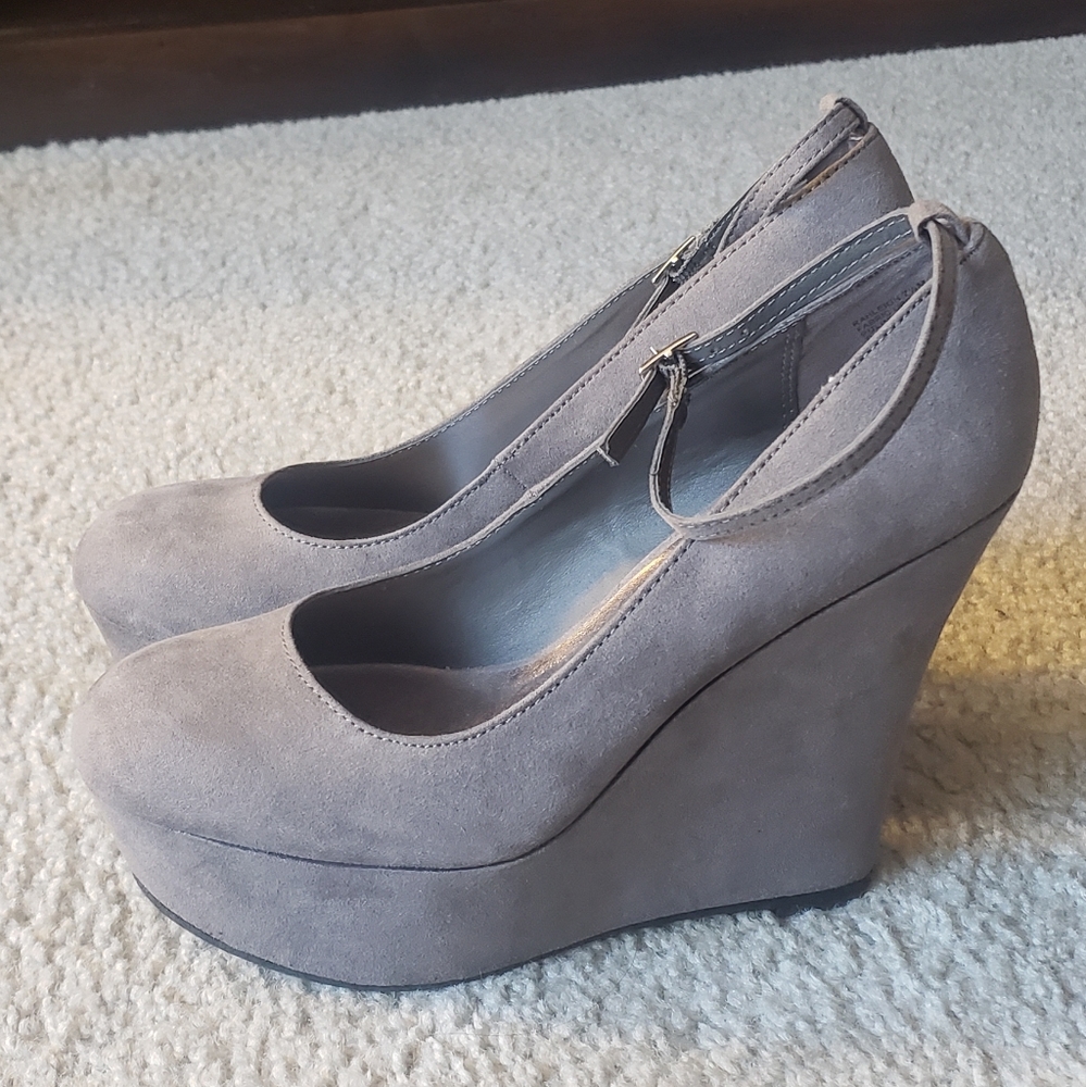 Madden Girl wedges